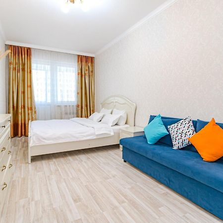 Apartments 7 Я-14 Astana Exterior foto